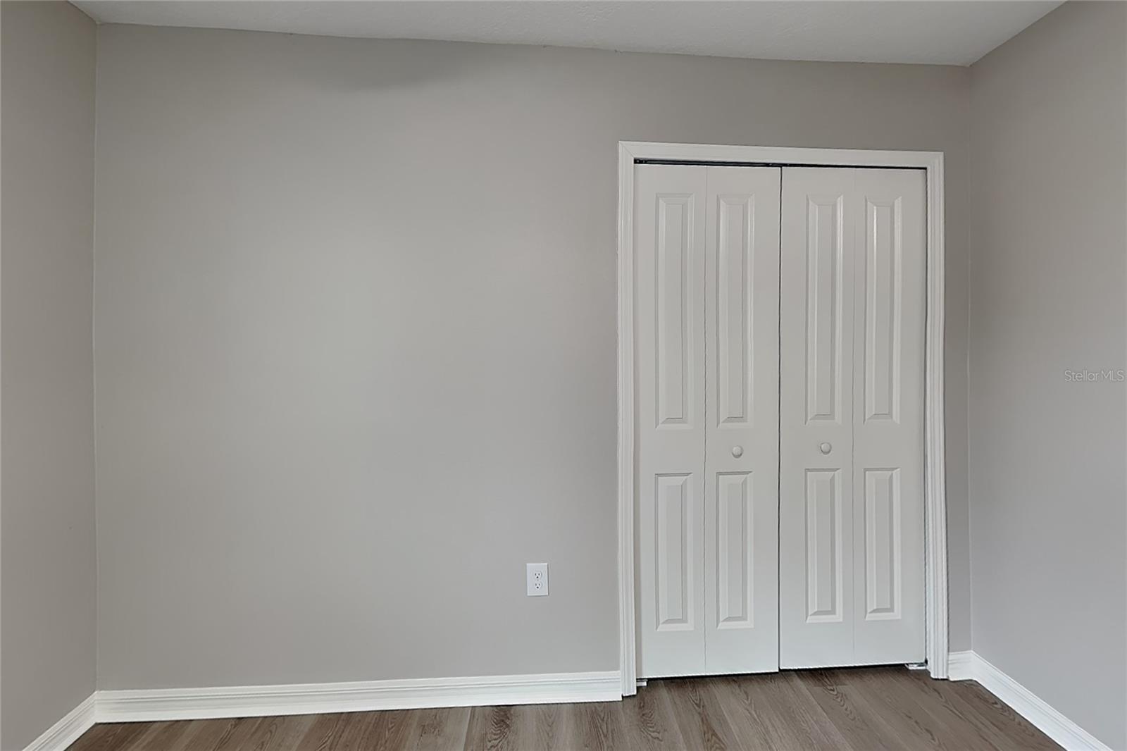 O6434855 Property Photo 9