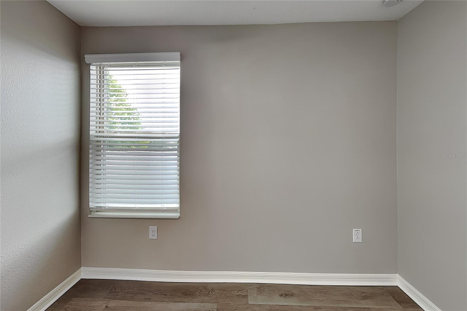 O6434855 Property Photo 10