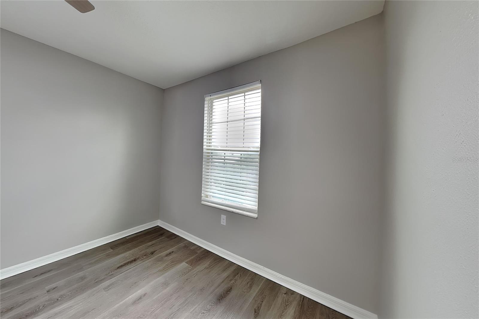 O6434855 Property Photo 11