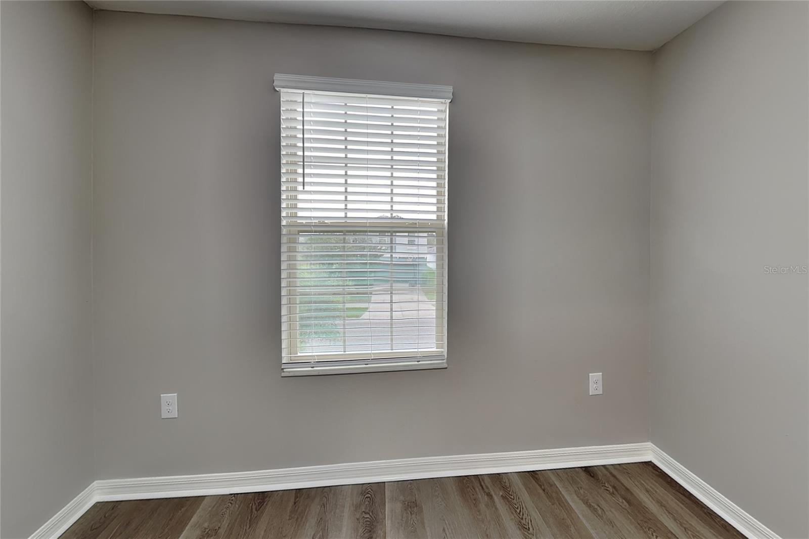 O6434855 Property Photo 13