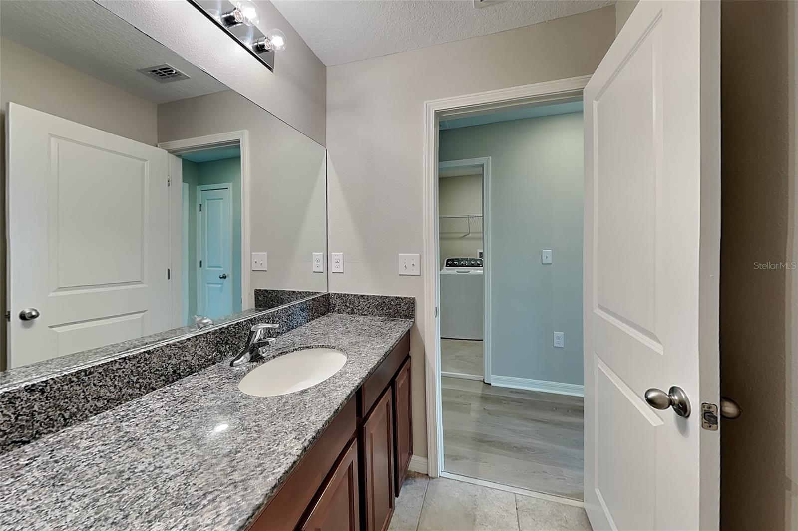O6434855 Property Photo 14