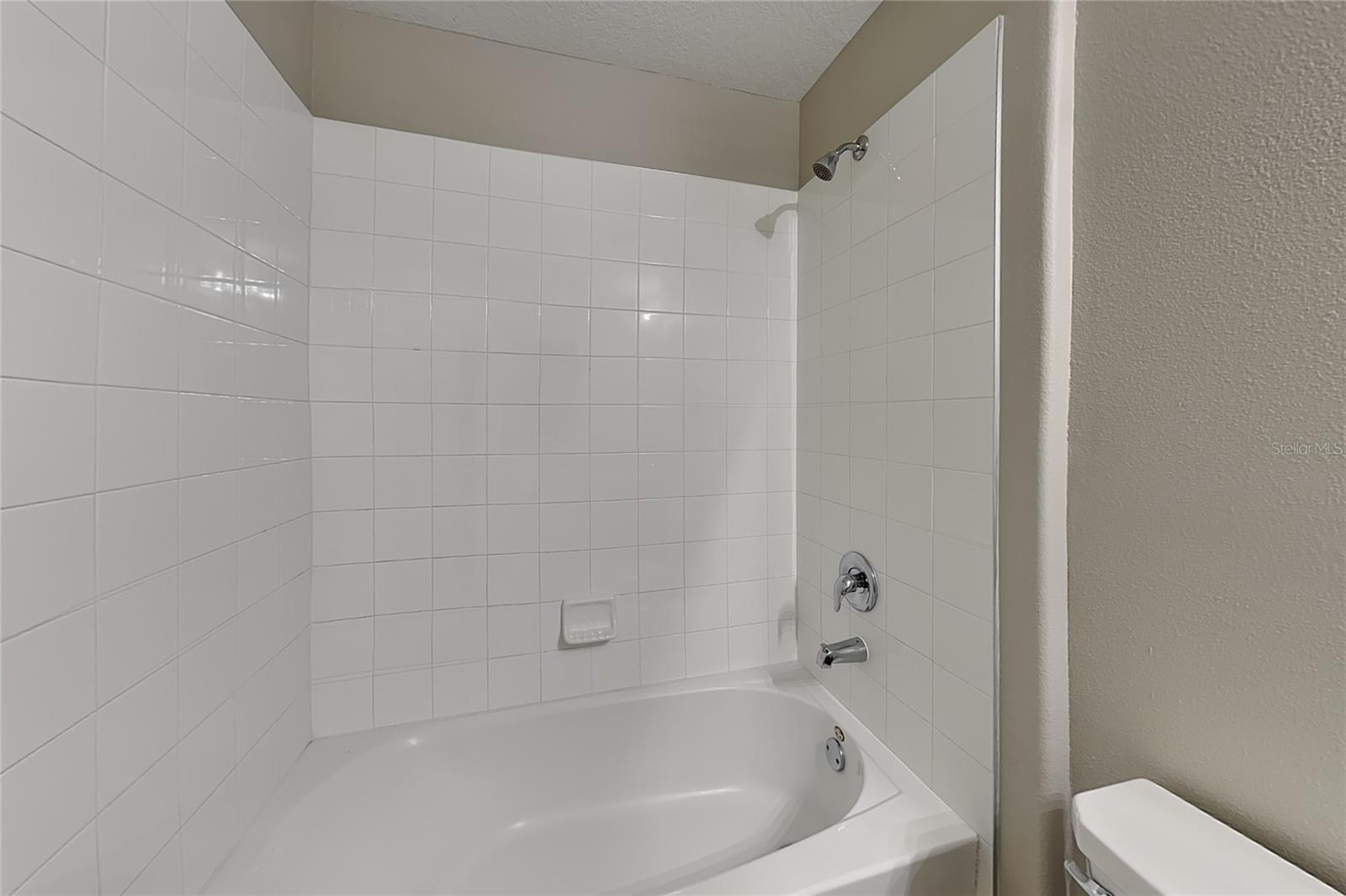 O6434855 Property Photo 15