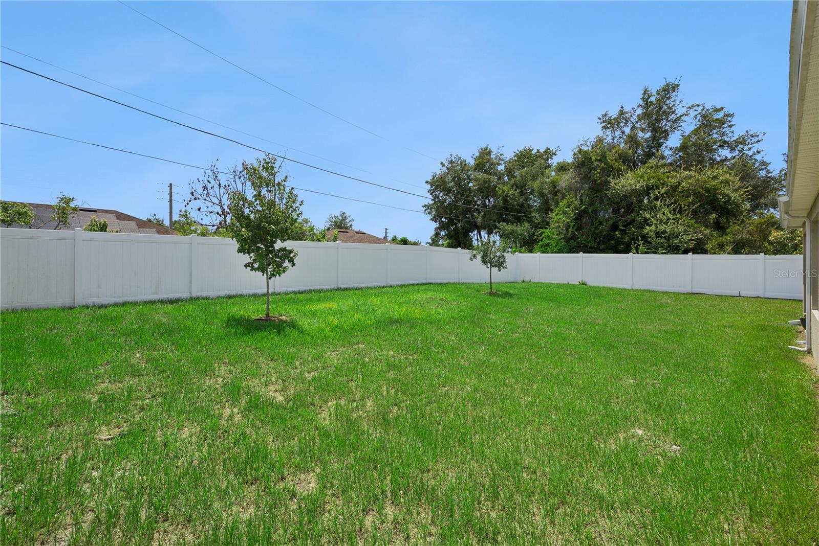 2073 Swanson Dr Property Photo 23