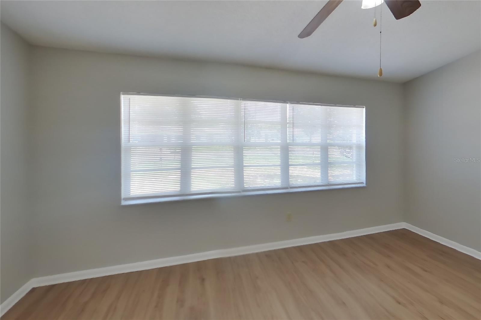 O6434889 Property Photo 3