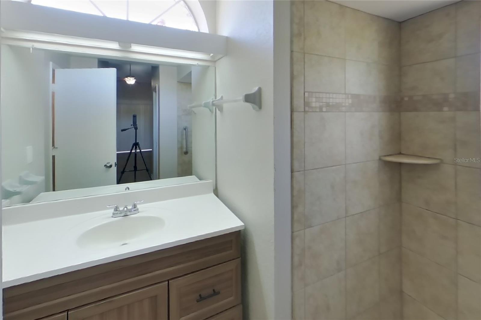 O6434889 Property Photo 8