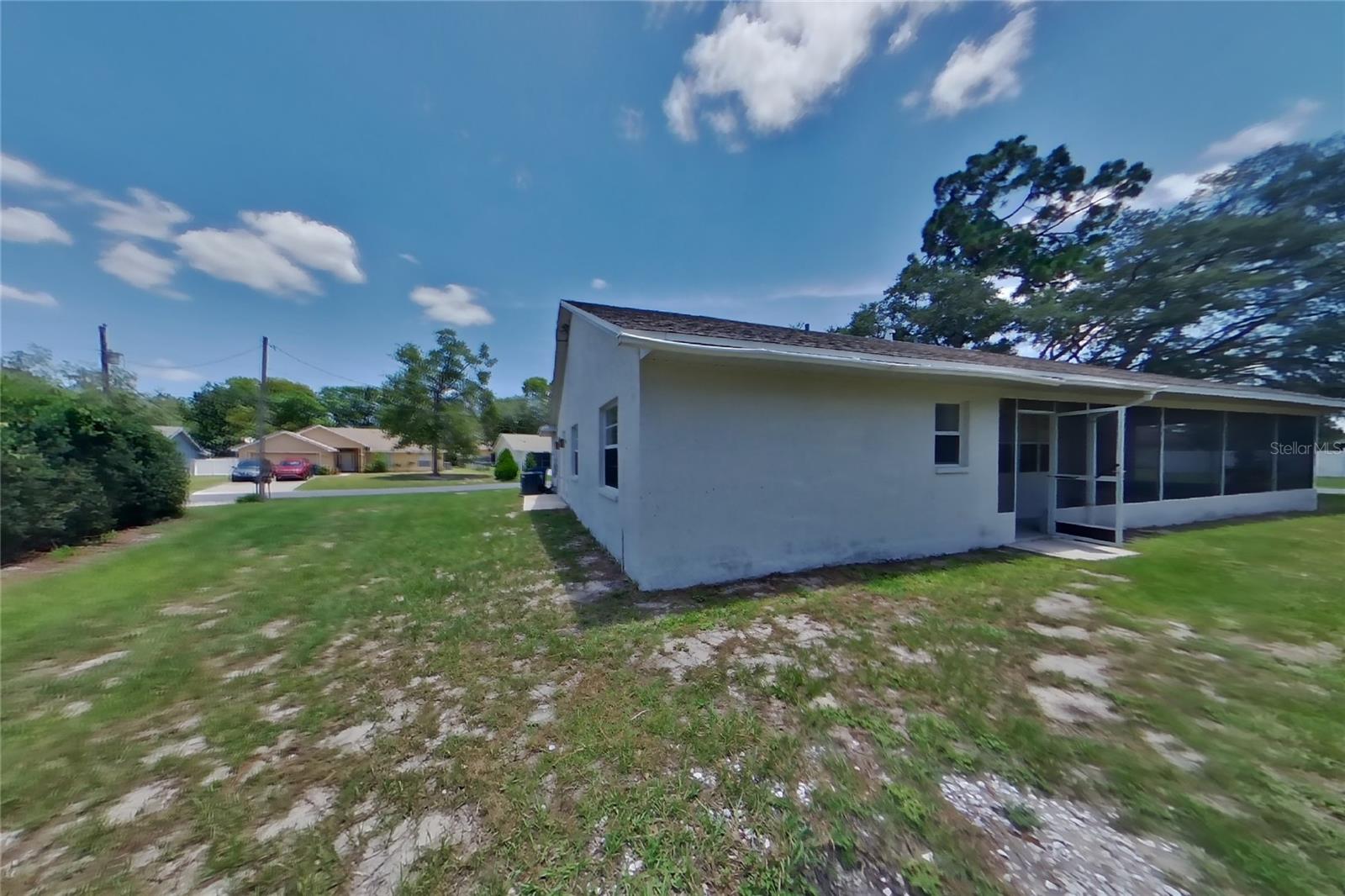 O6434889 Property Photo 17