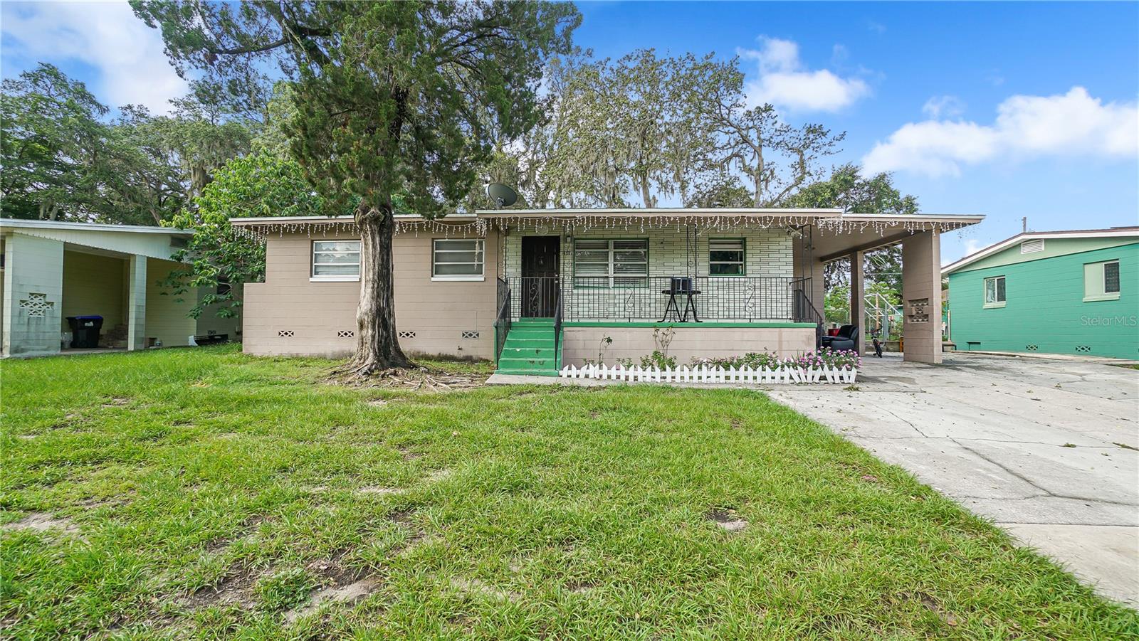 5518 RIVIERA DR Property Photo 1