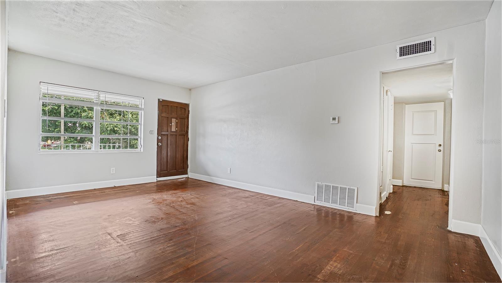 5518 Riviera Dr Property Photo 2