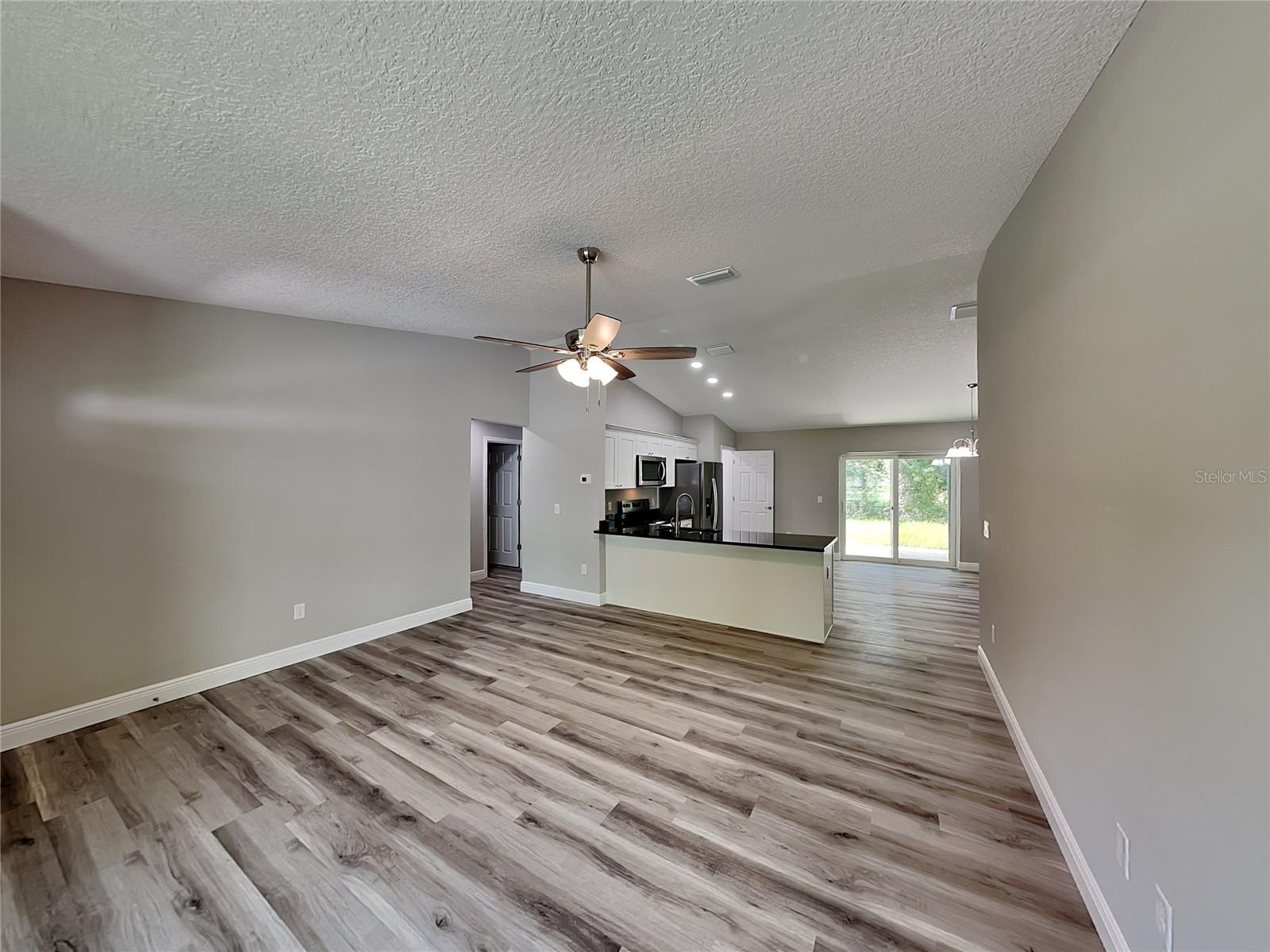 9399 N Del Rio Way Property Photo 2