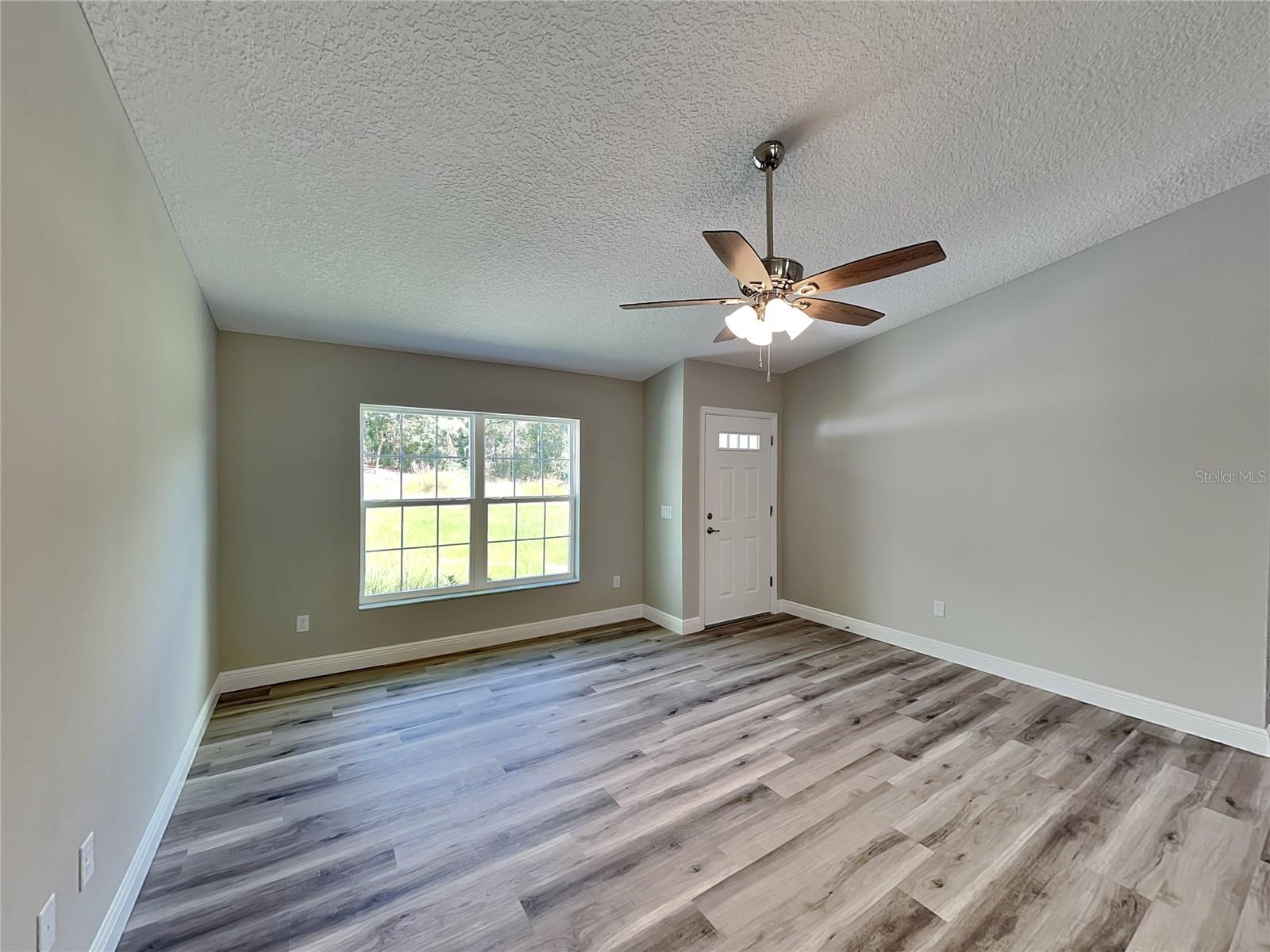 9399 N Del Rio Way Property Photo 3