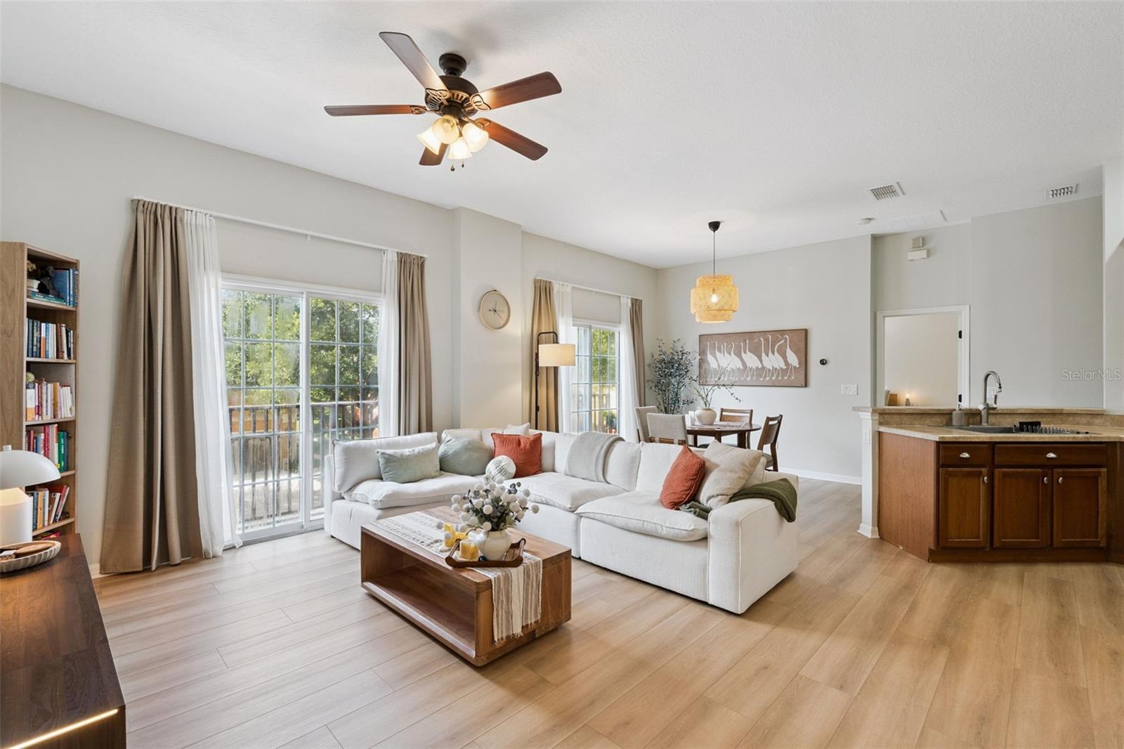 1610 Pine Oak Trl Property Photo 6