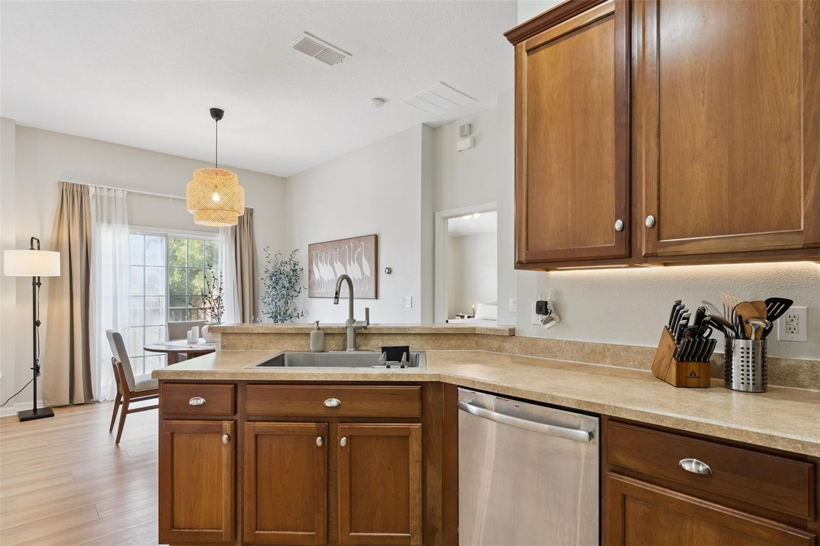 1610 Pine Oak Trl Property Photo 12