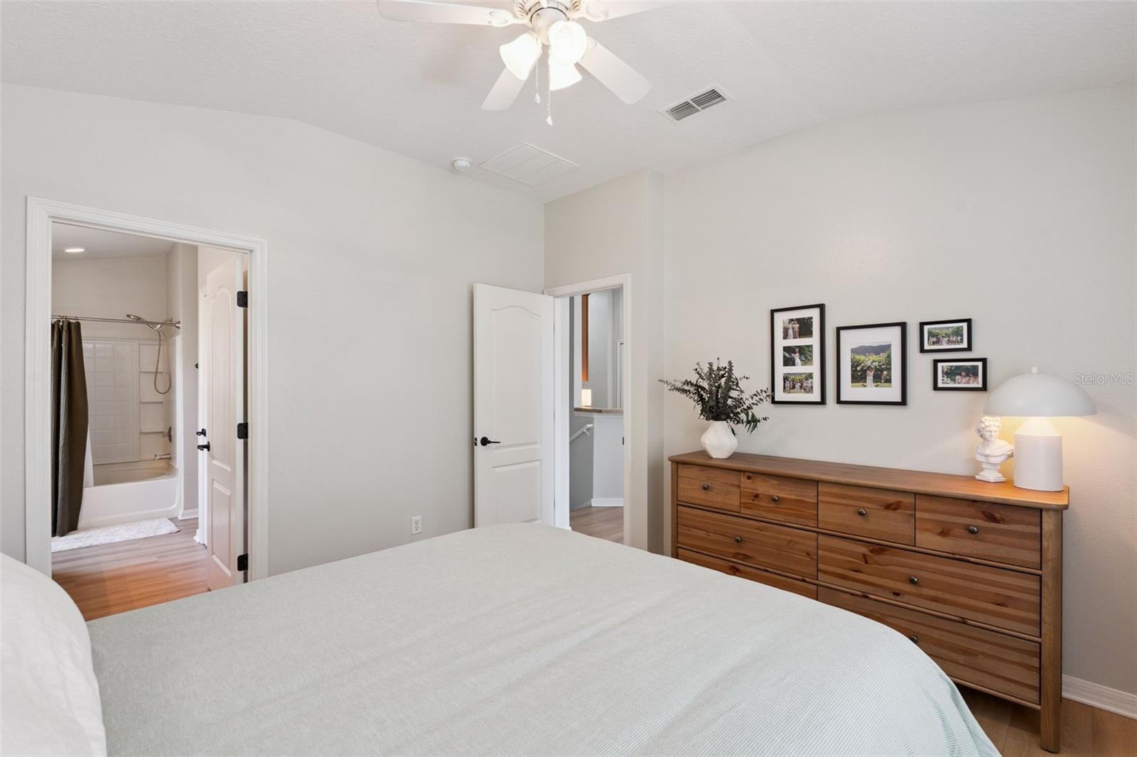 1610 Pine Oak Trl Property Photo 17