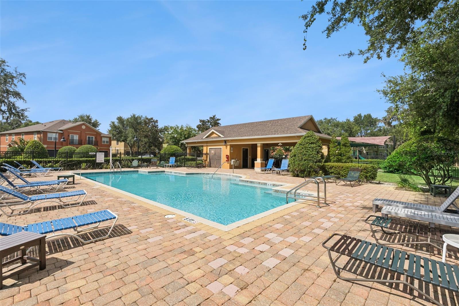 1610 Pine Oak Trl Property Photo 32