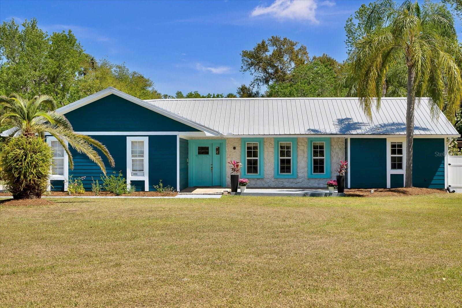 245 Country Circle Dr E Property Photo 2