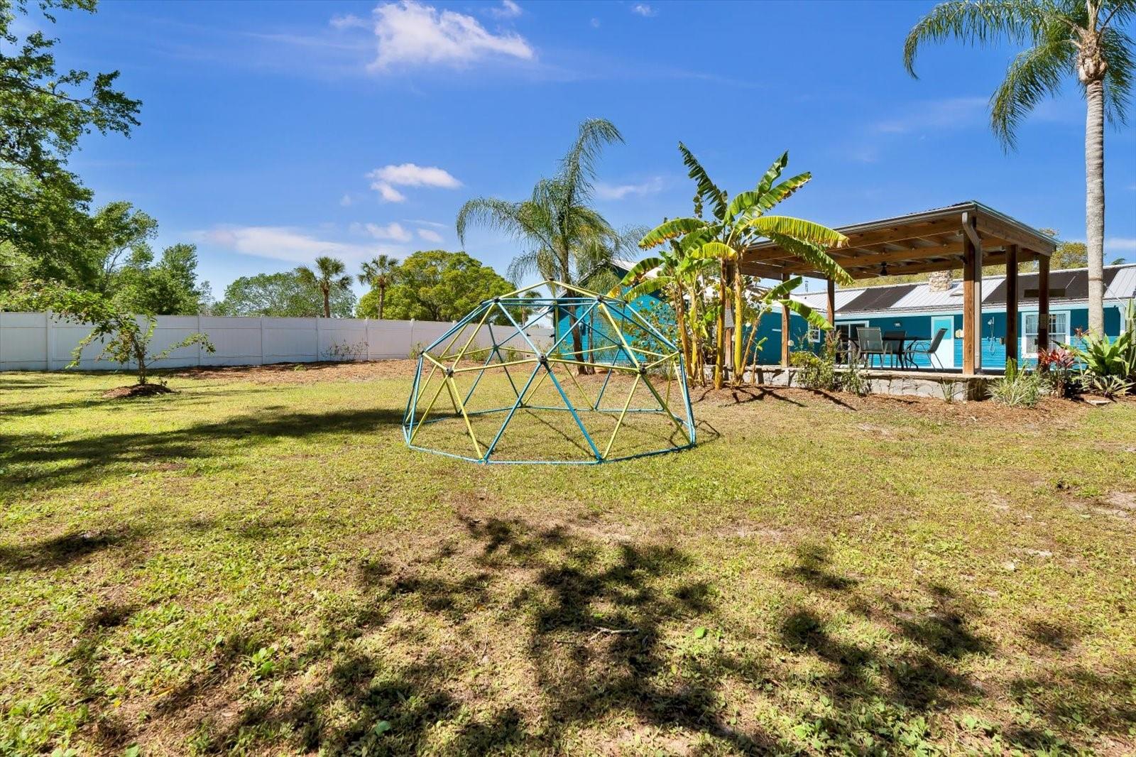 245 Country Circle Dr E Property Photo 40