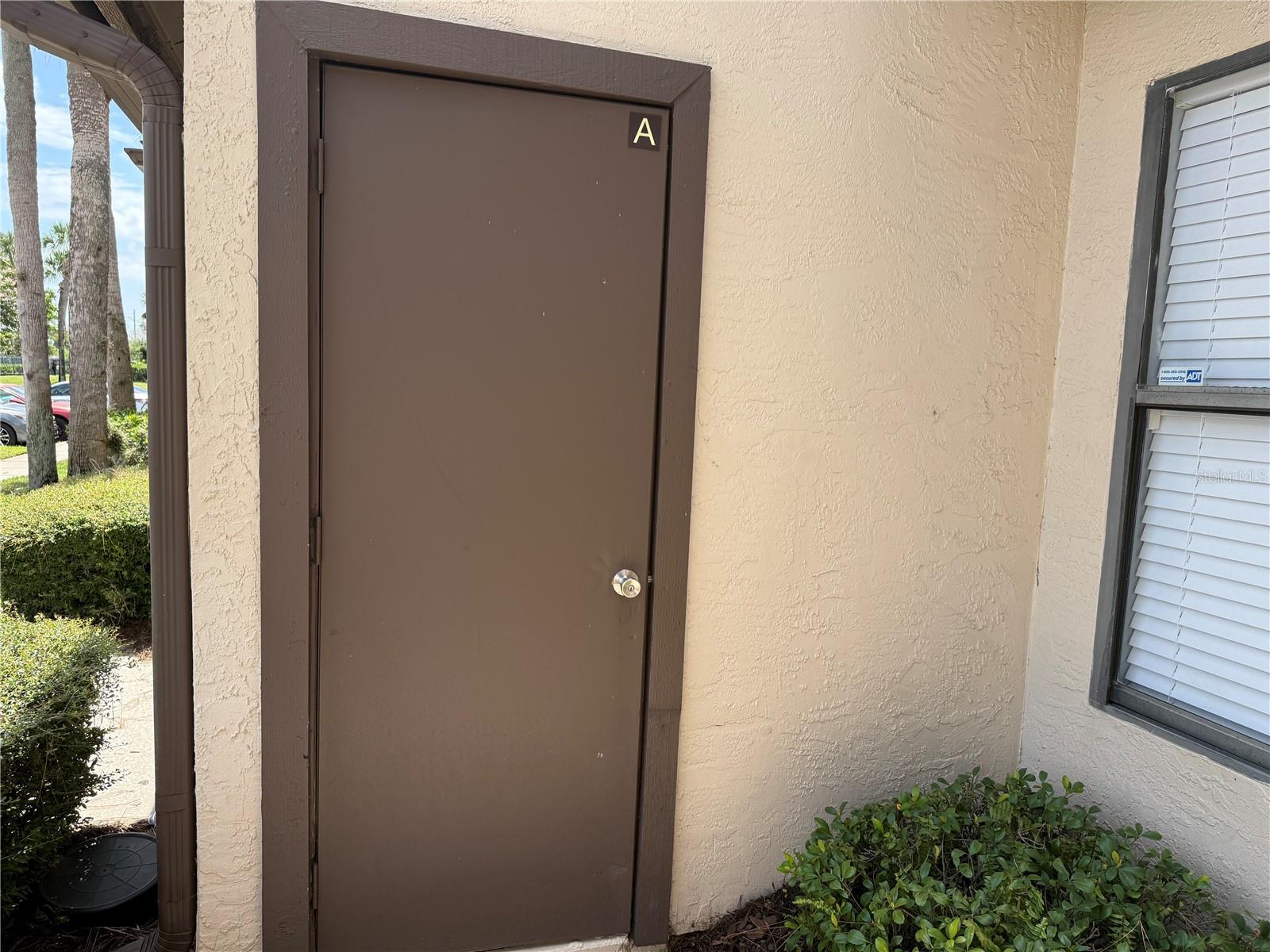 3000 S Semoran Blvd #9 Property Photo 3