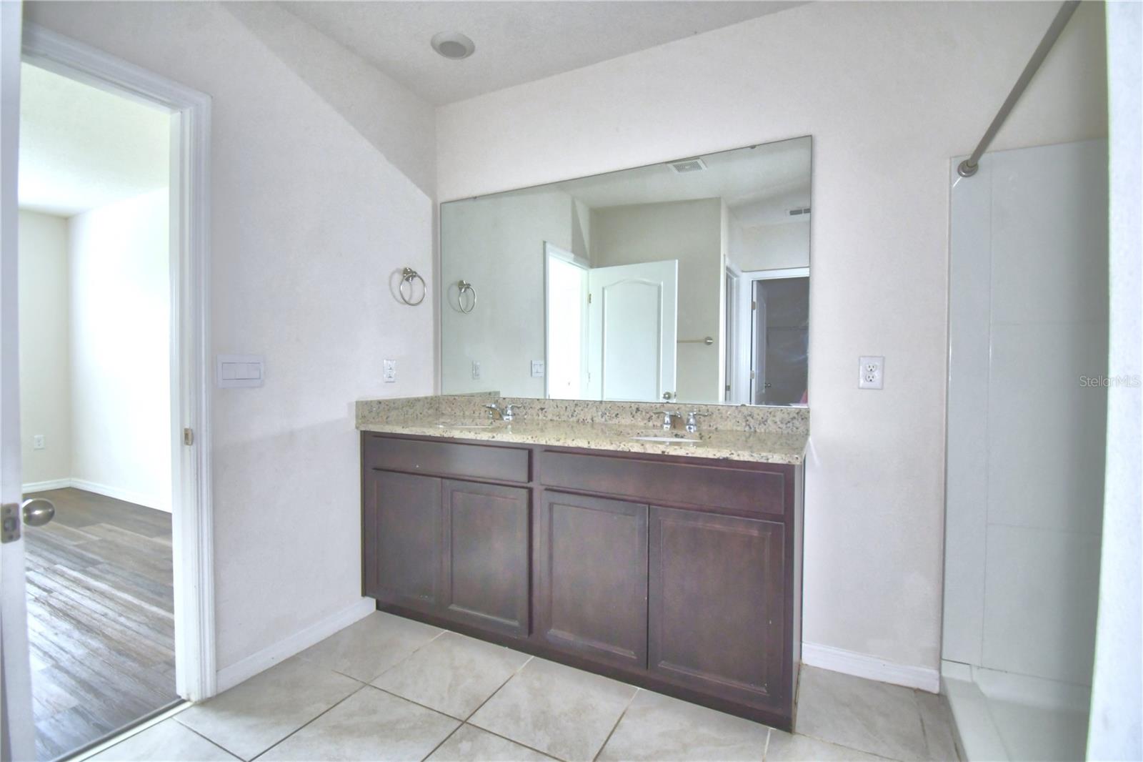 5628 Siltstone St Property Photo 39