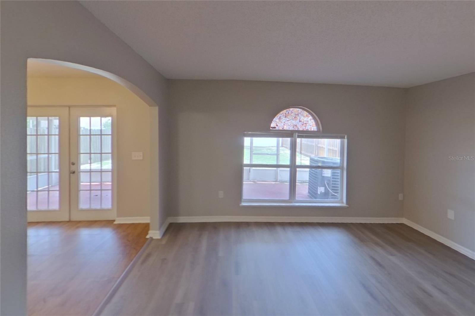 O6434921 Property Photo 4