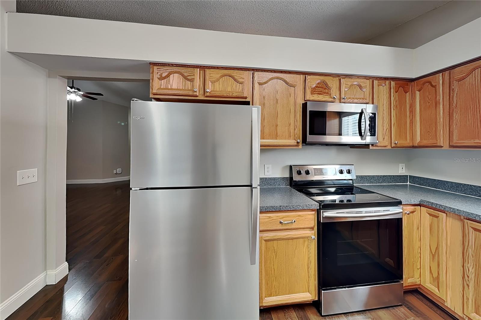 O6434942 Property Photo 5