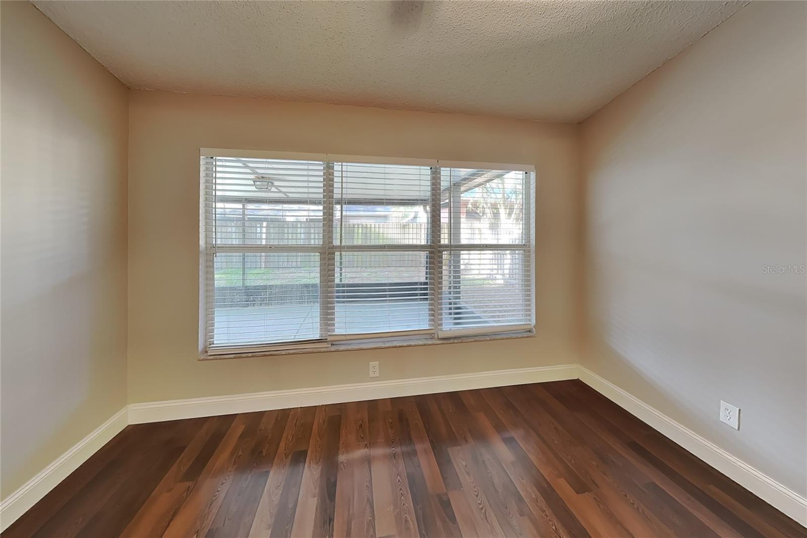 O6434942 Property Photo 7