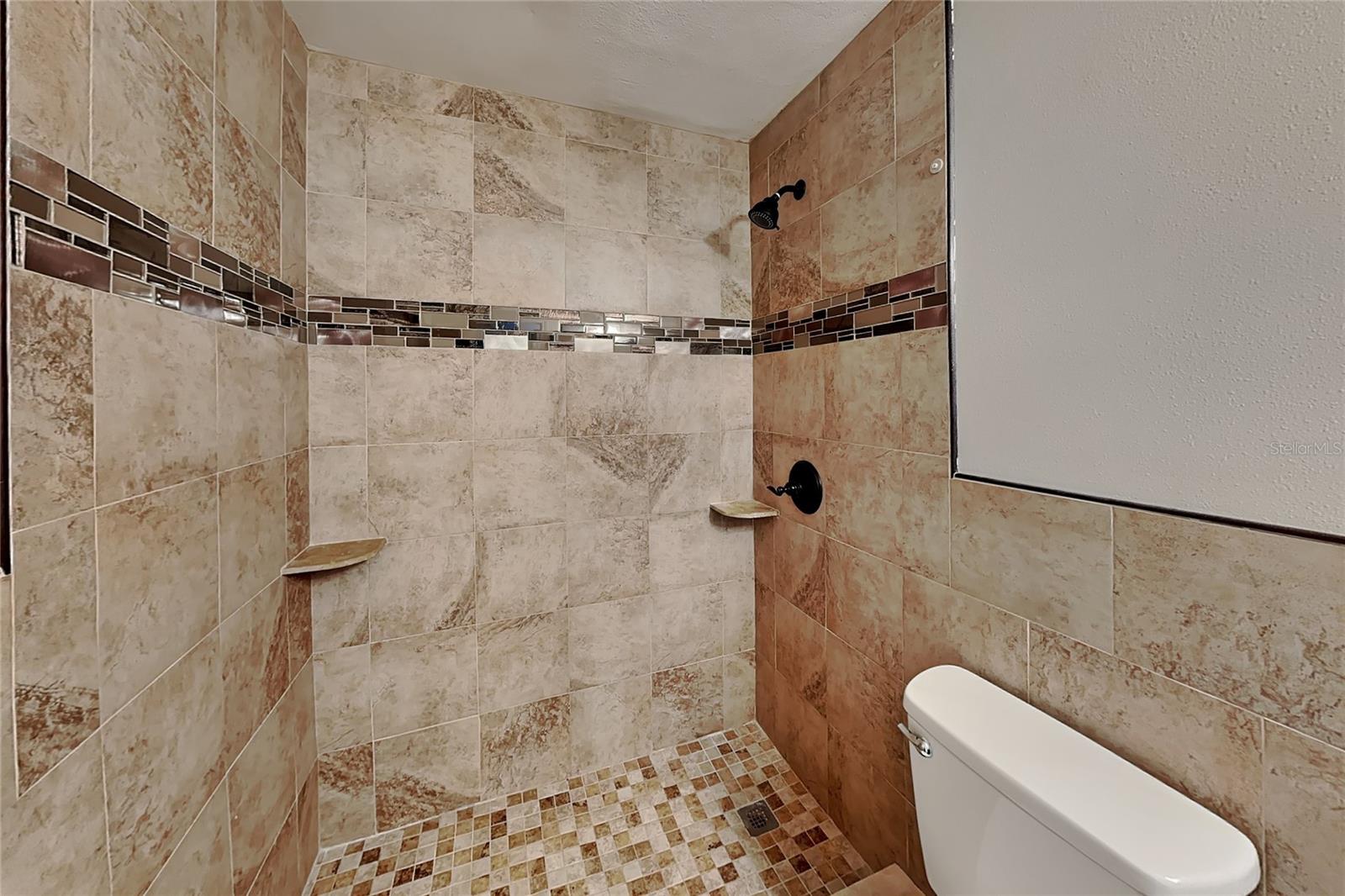 O6434942 Property Photo 12