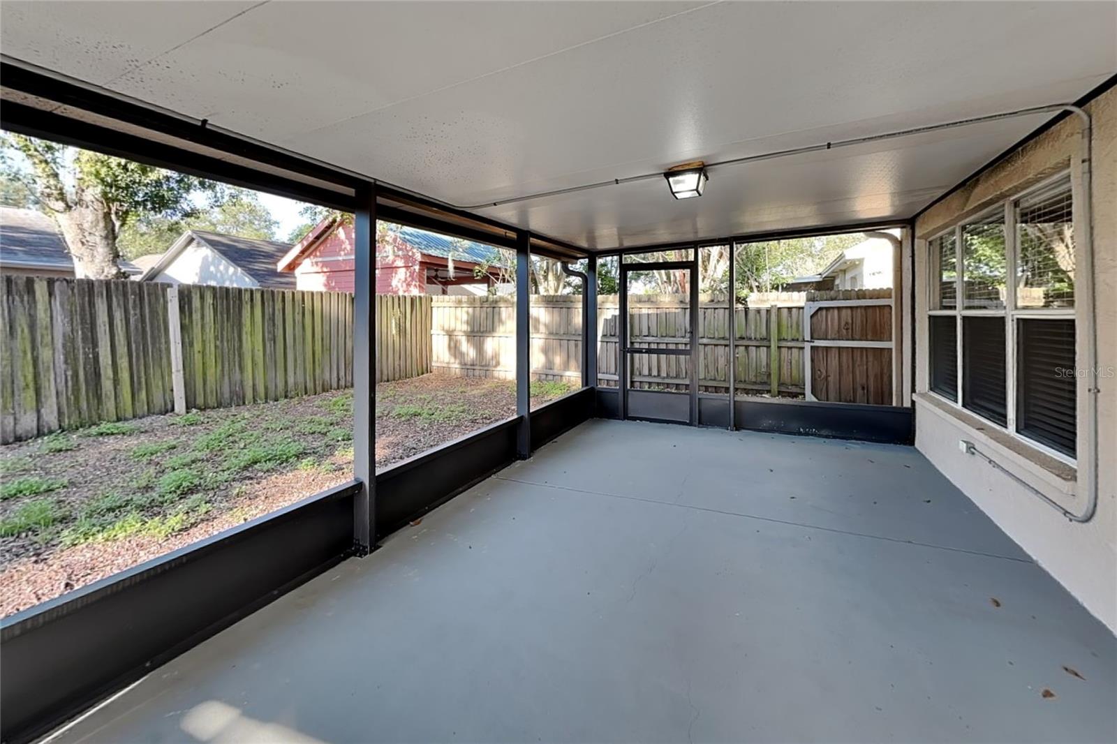 O6434942 Property Photo 14