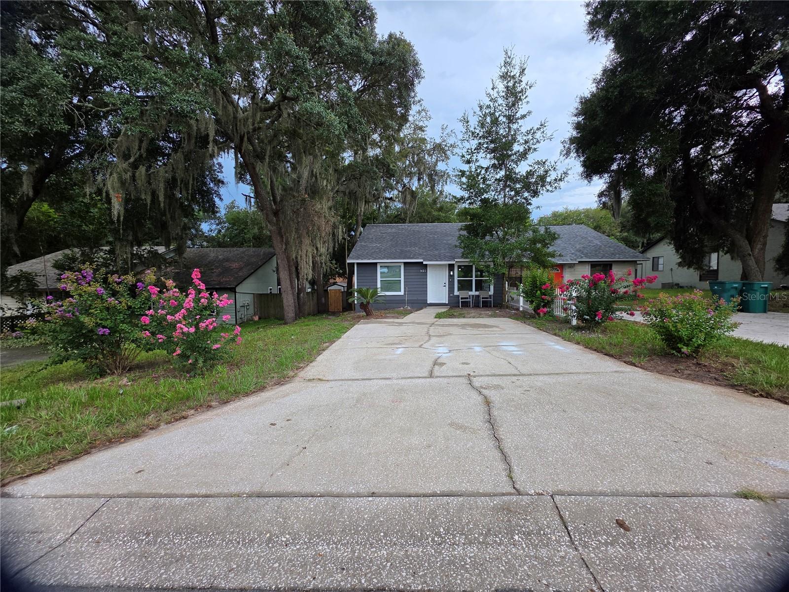 1422 PLYMOUTH AVE
