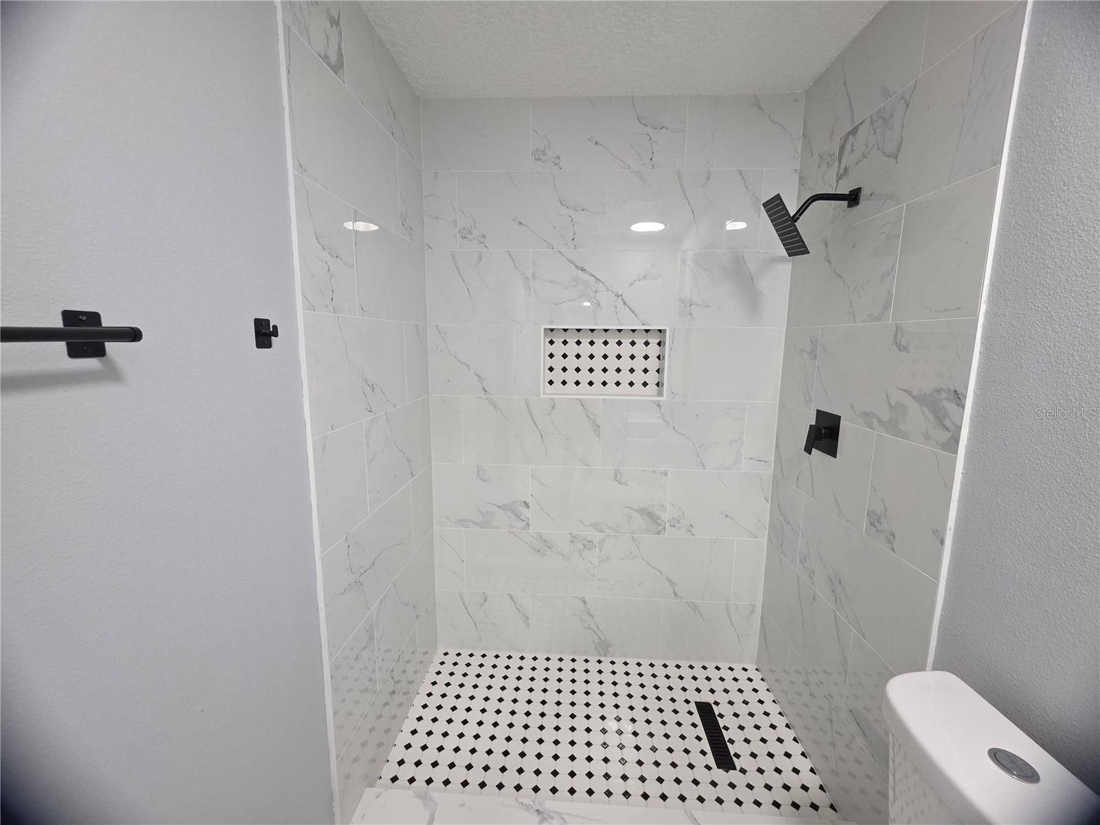 1422 Plymouth Ave Property Photo 35