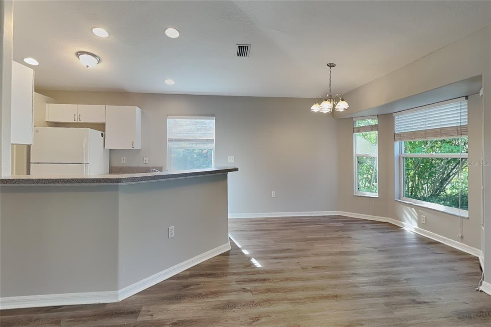 O6434976 Property Photo 3
