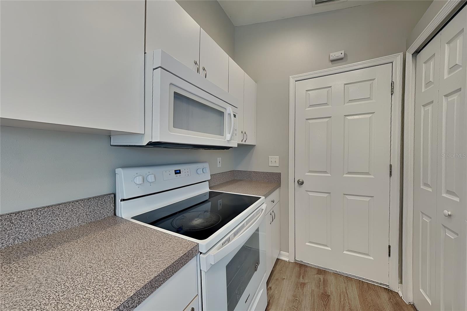 O6434976 Property Photo 5