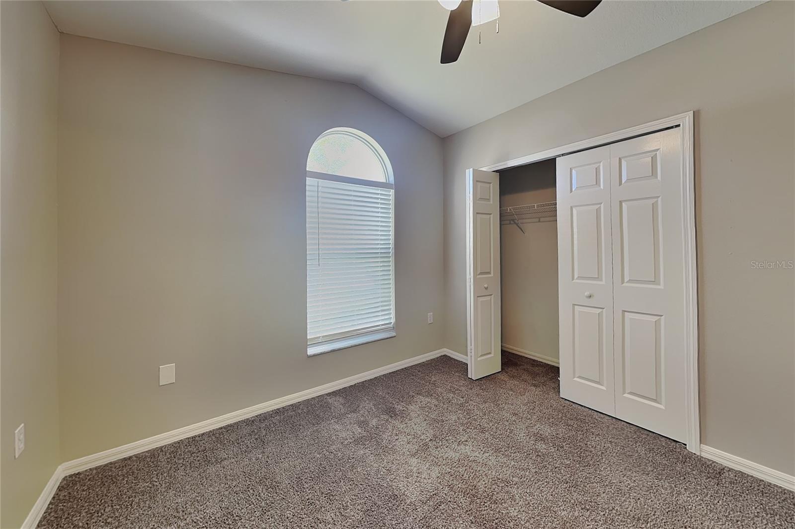 O6434976 Property Photo 11