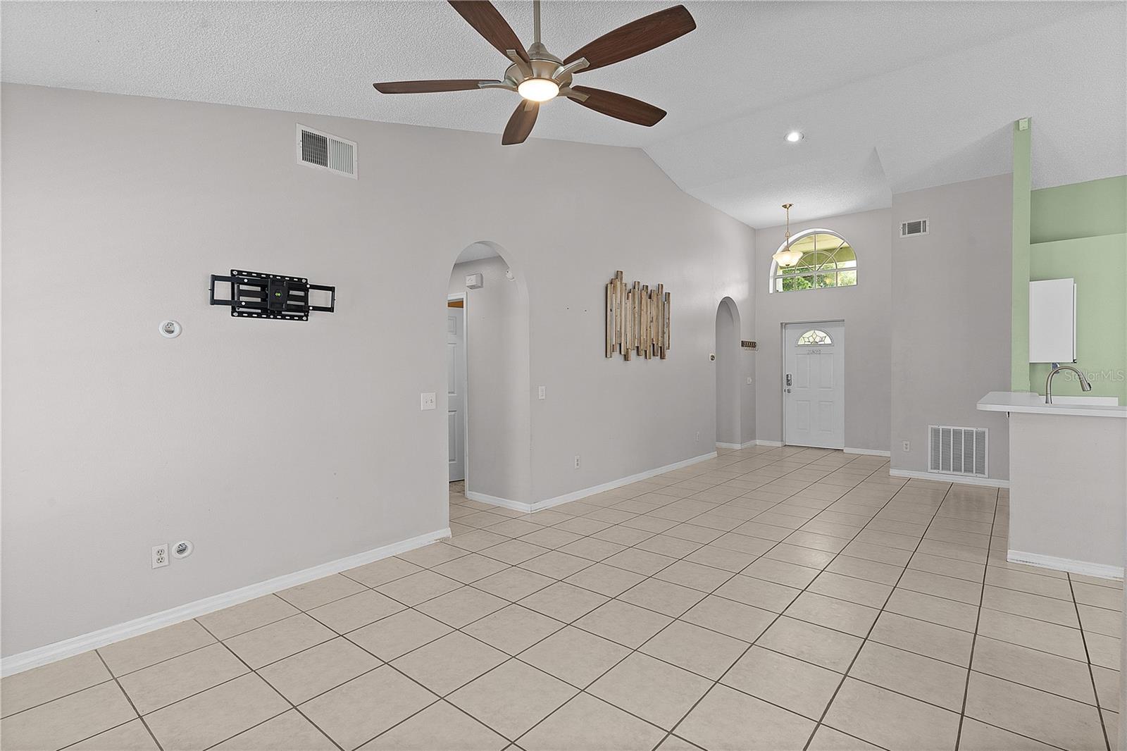 40045 Palm St Property Photo 6