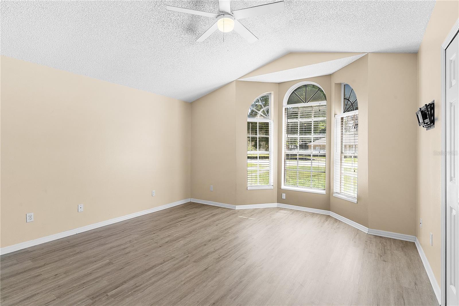 40045 Palm St Property Photo 11