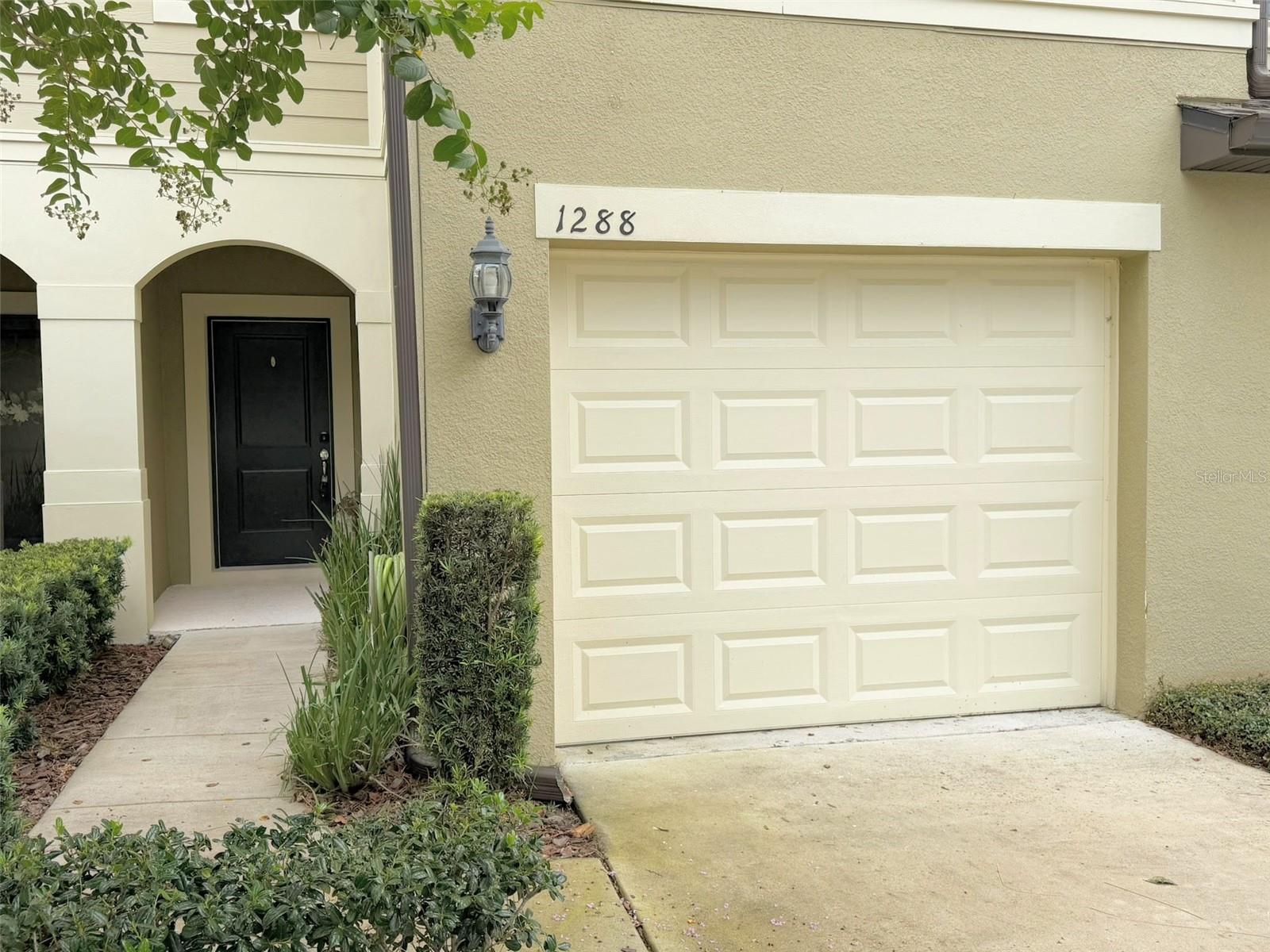 1288 Pavia Dr Property Photo 2