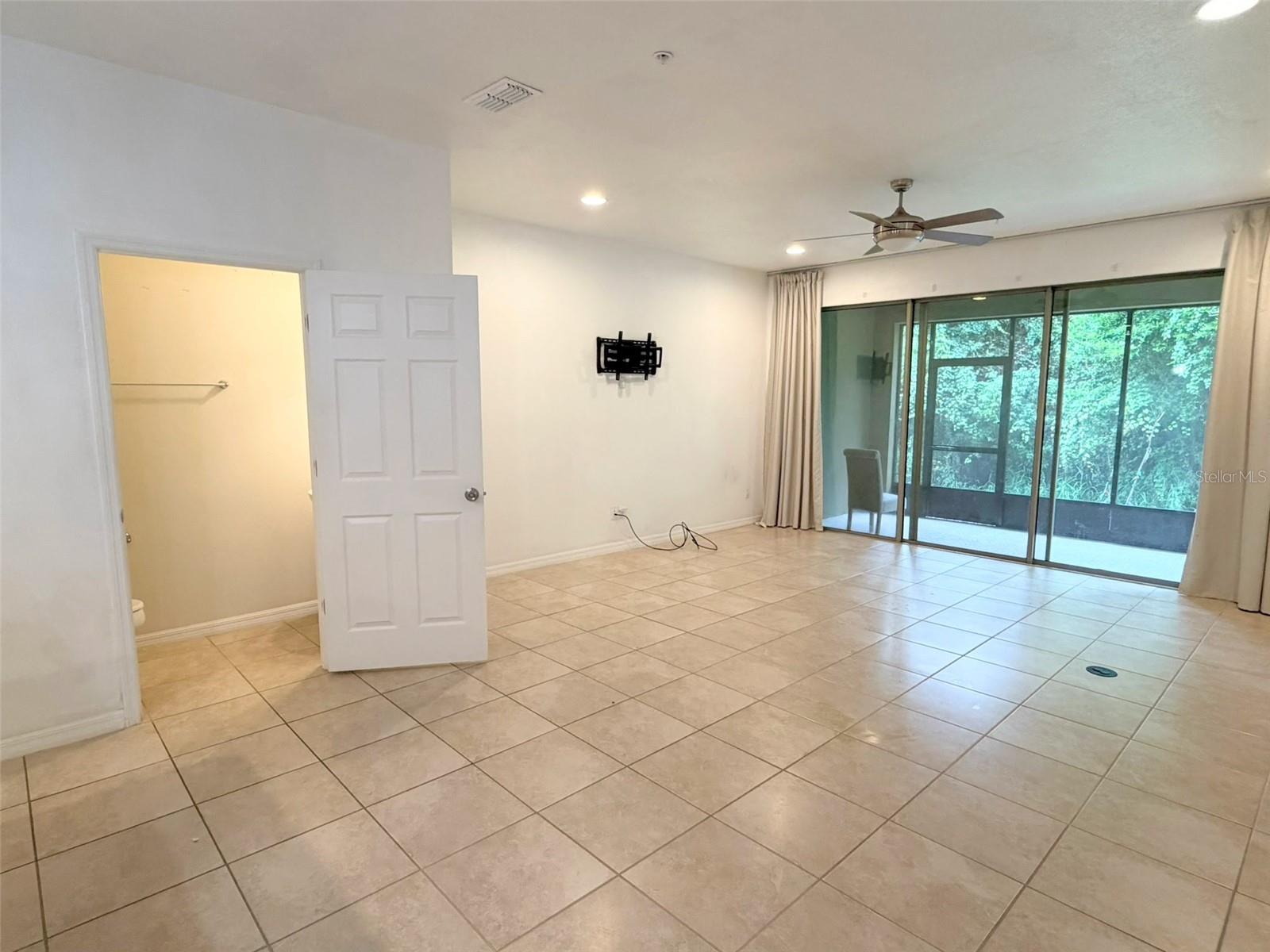 1288 Pavia Dr Property Photo 3