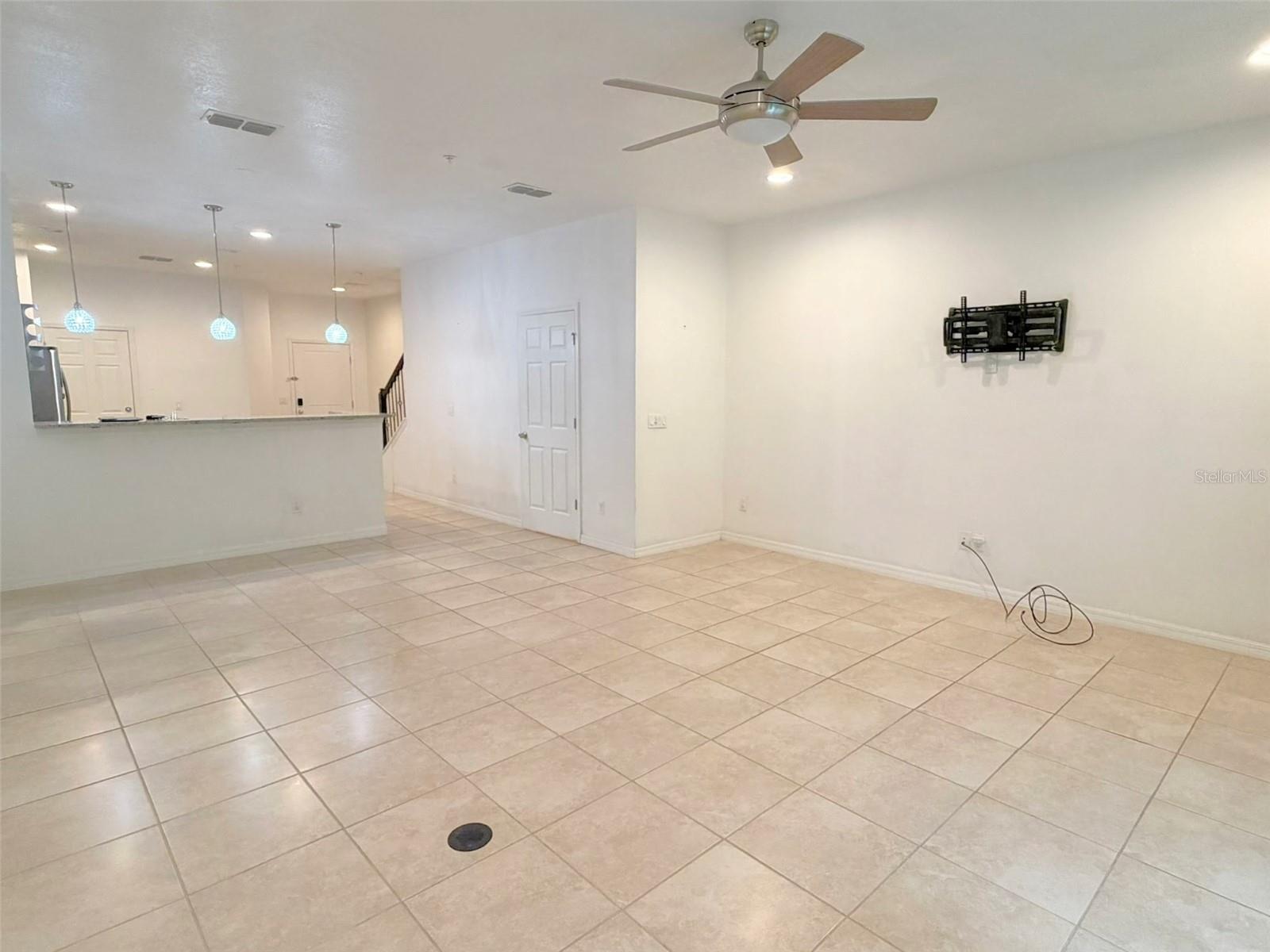 1288 Pavia Dr Property Photo 4
