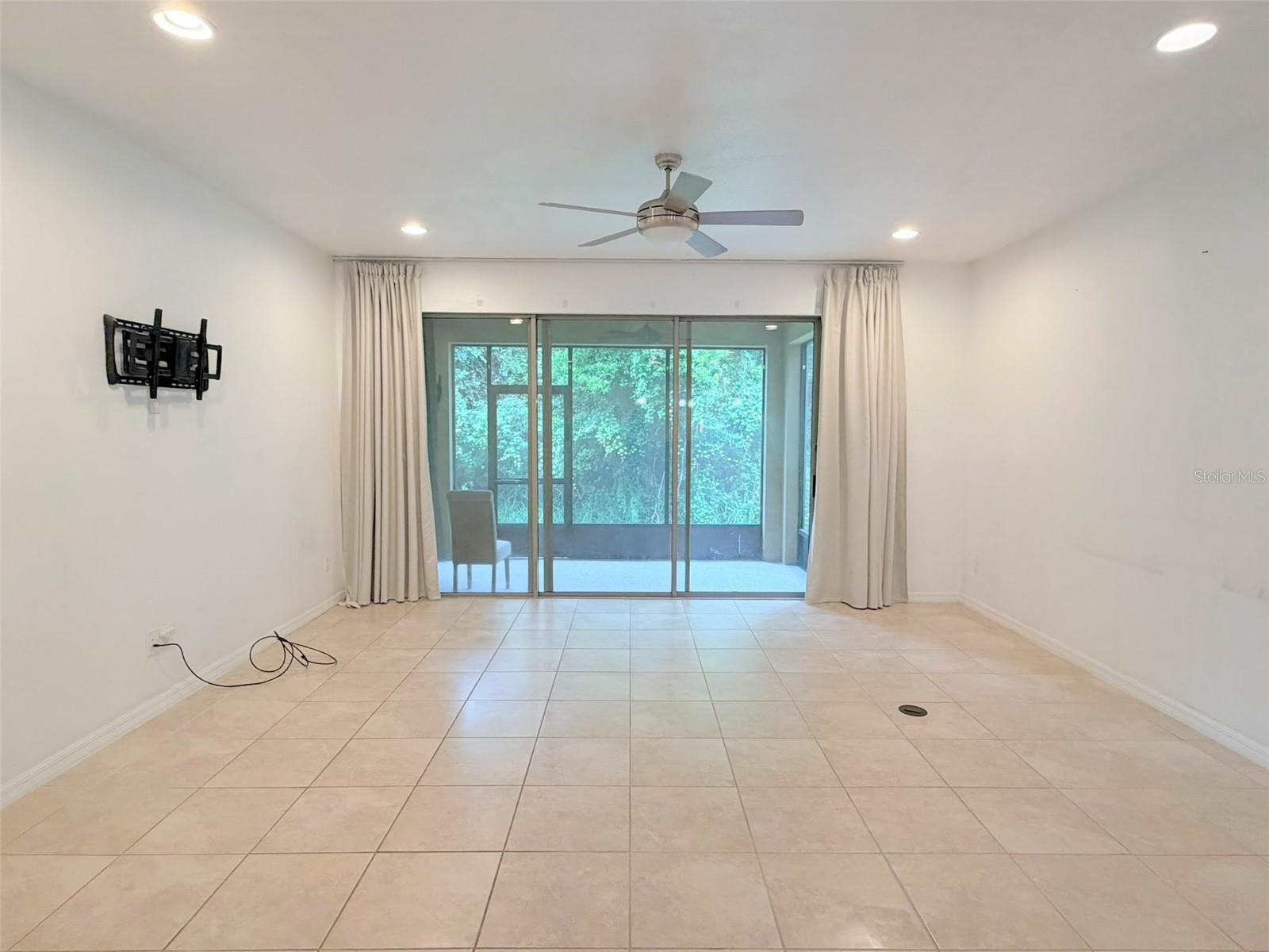 1288 Pavia Dr Property Photo 5