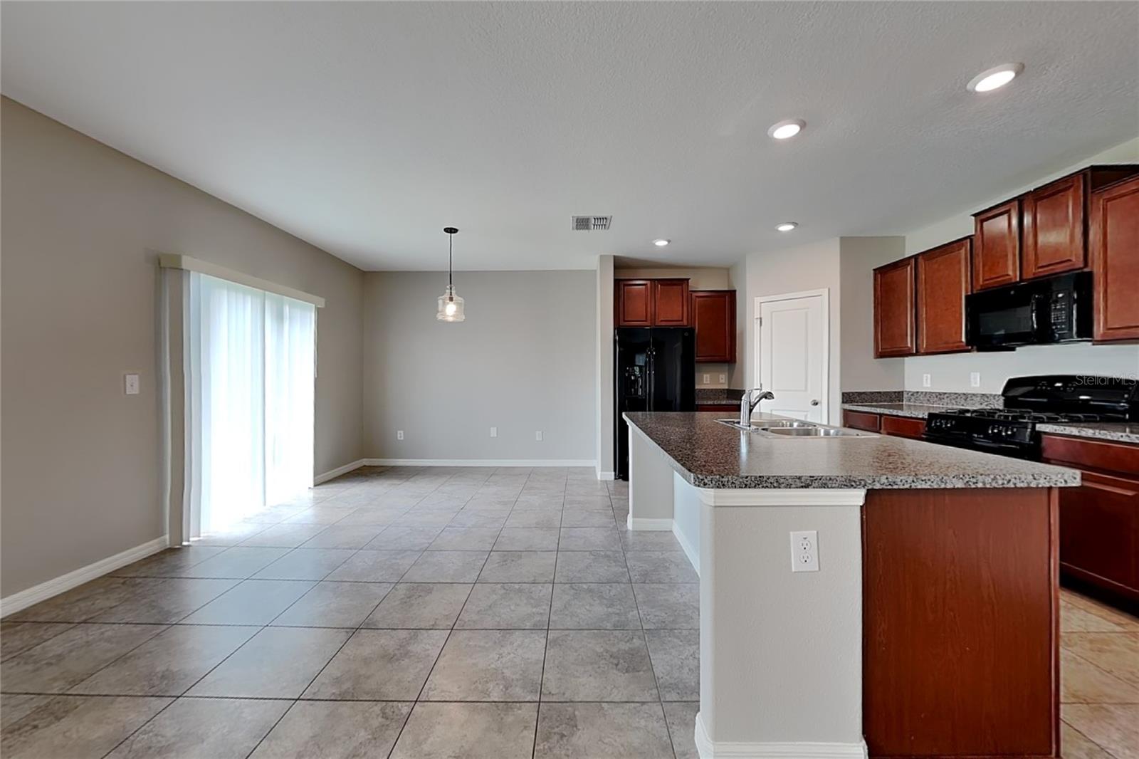 O6434989 Property Photo 4