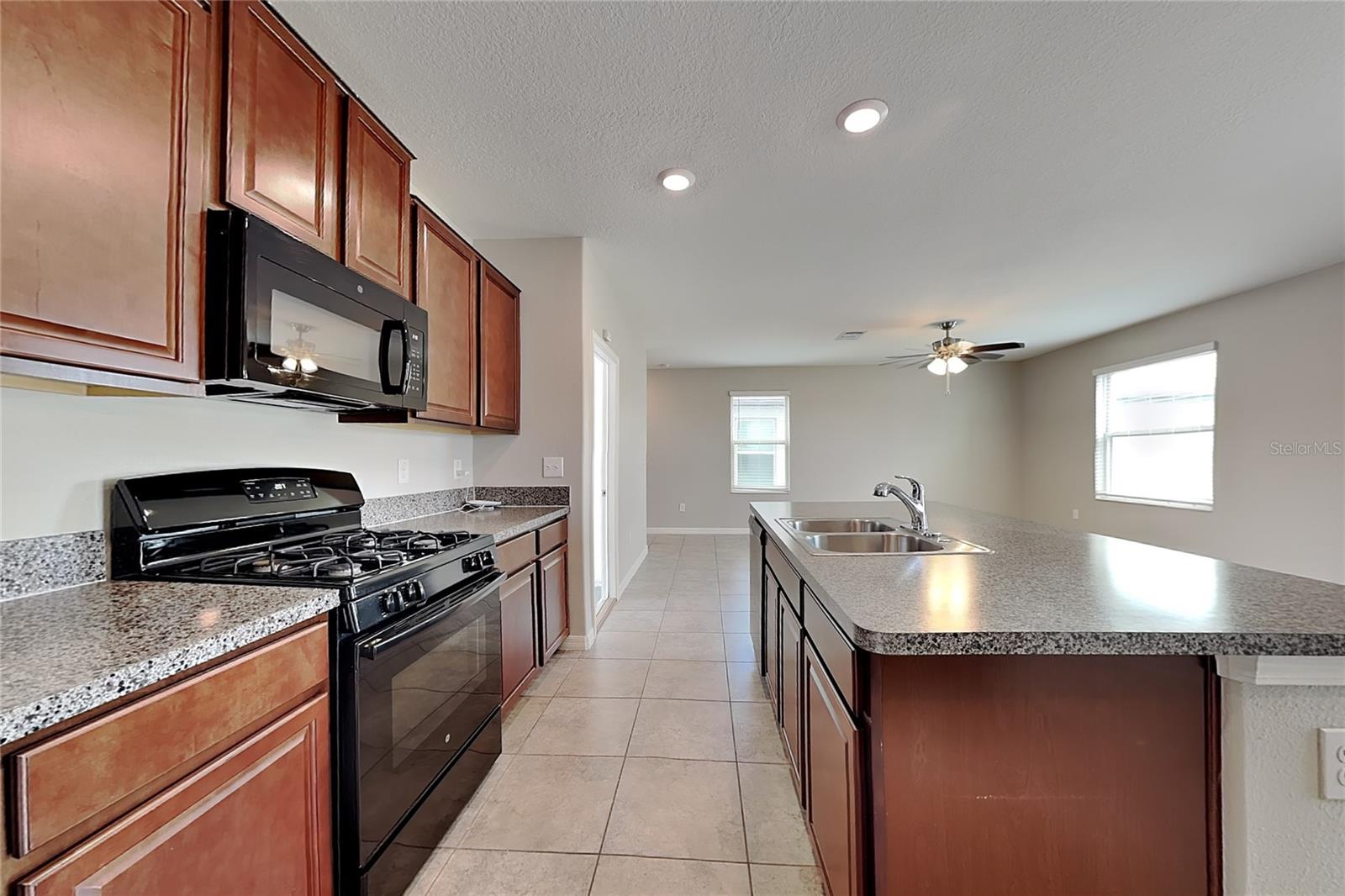 O6434989 Property Photo 5