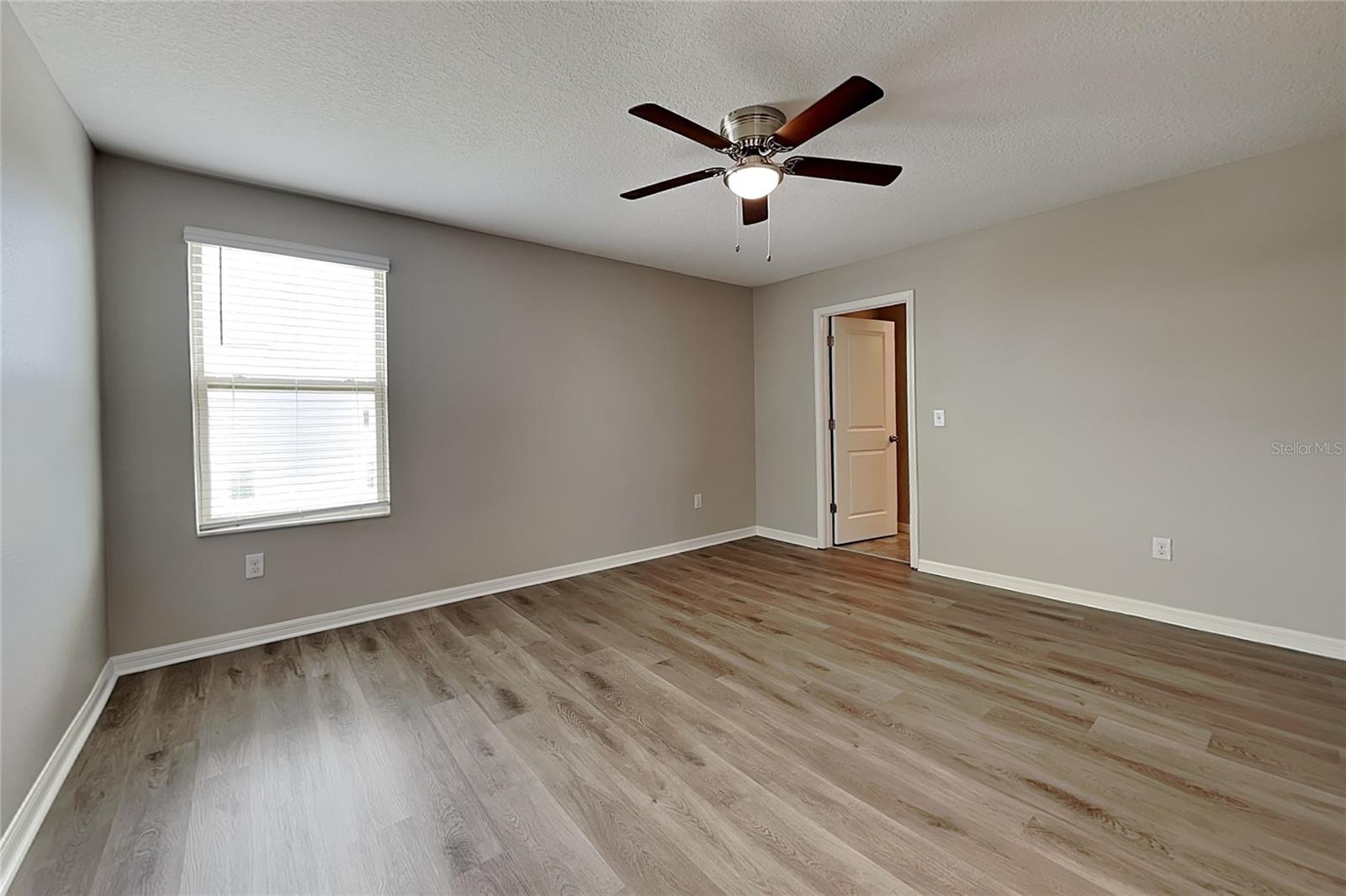 O6434989 Property Photo 7