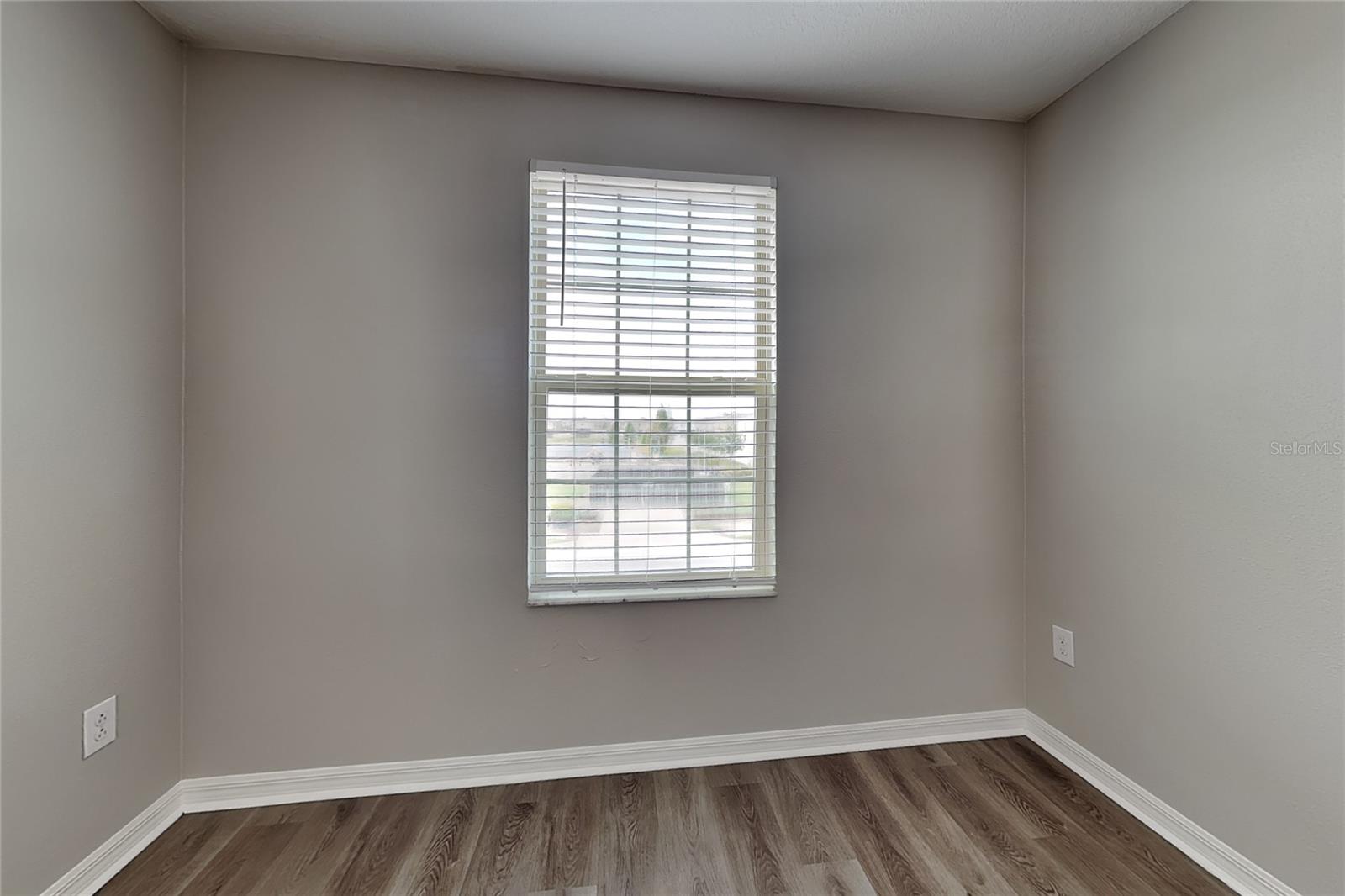 O6434989 Property Photo 12