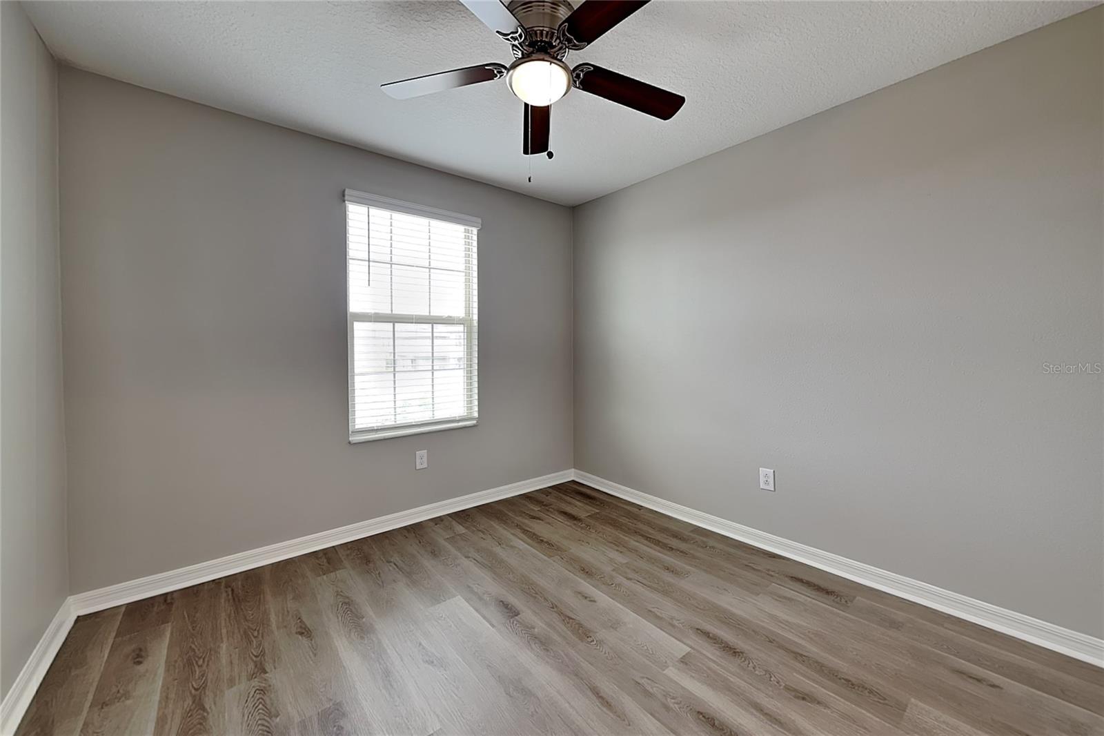 O6434989 Property Photo 13