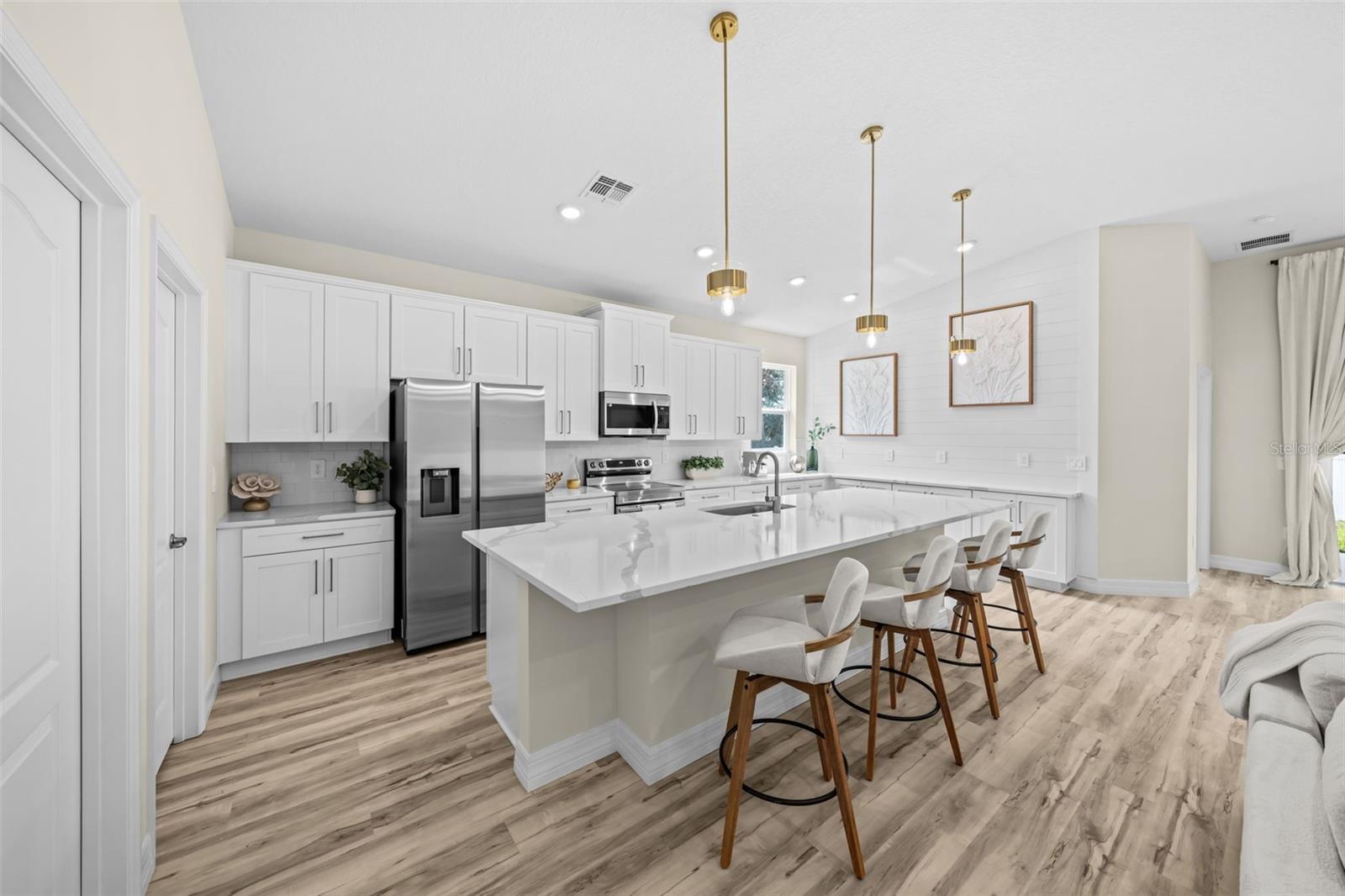 O6435013 Property Photo 5