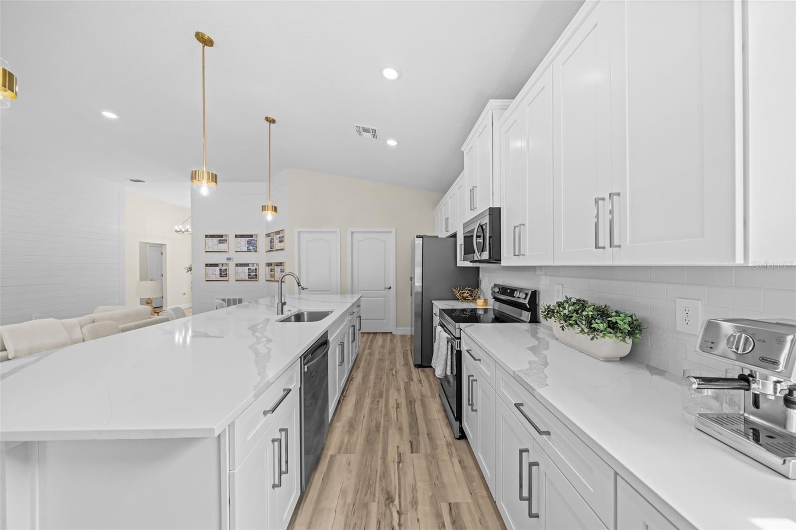 O6435013 Property Photo 7