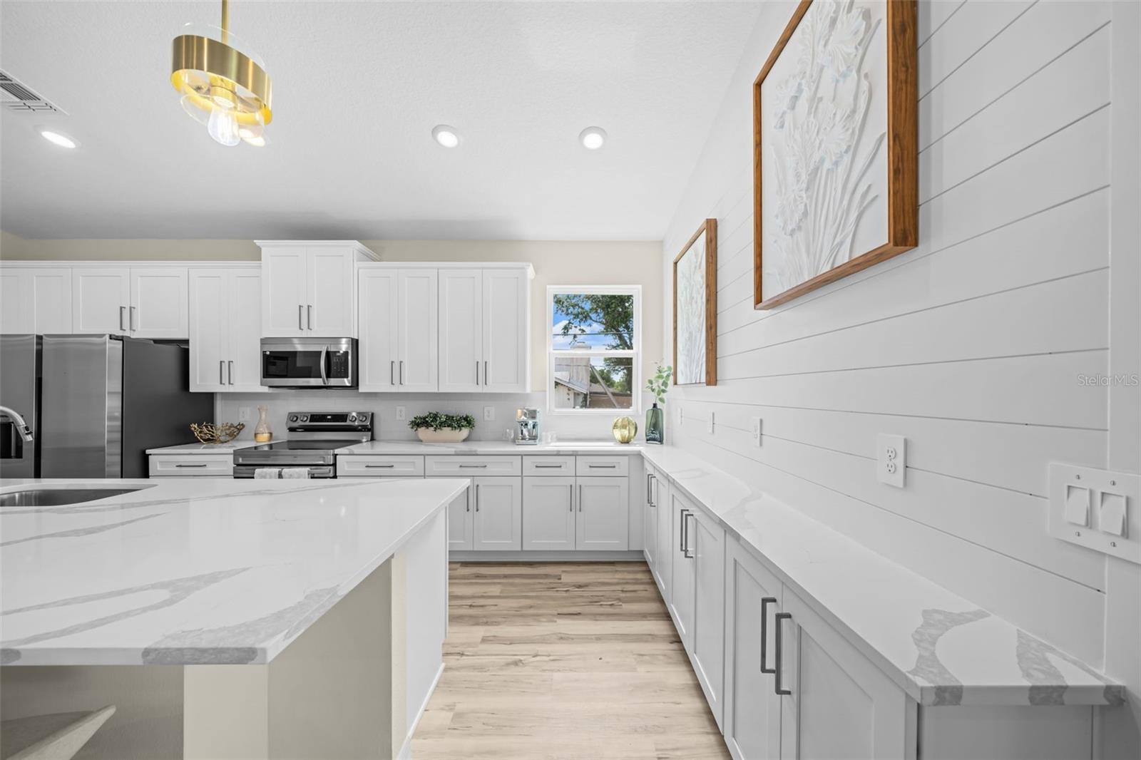 O6435013 Property Photo 8