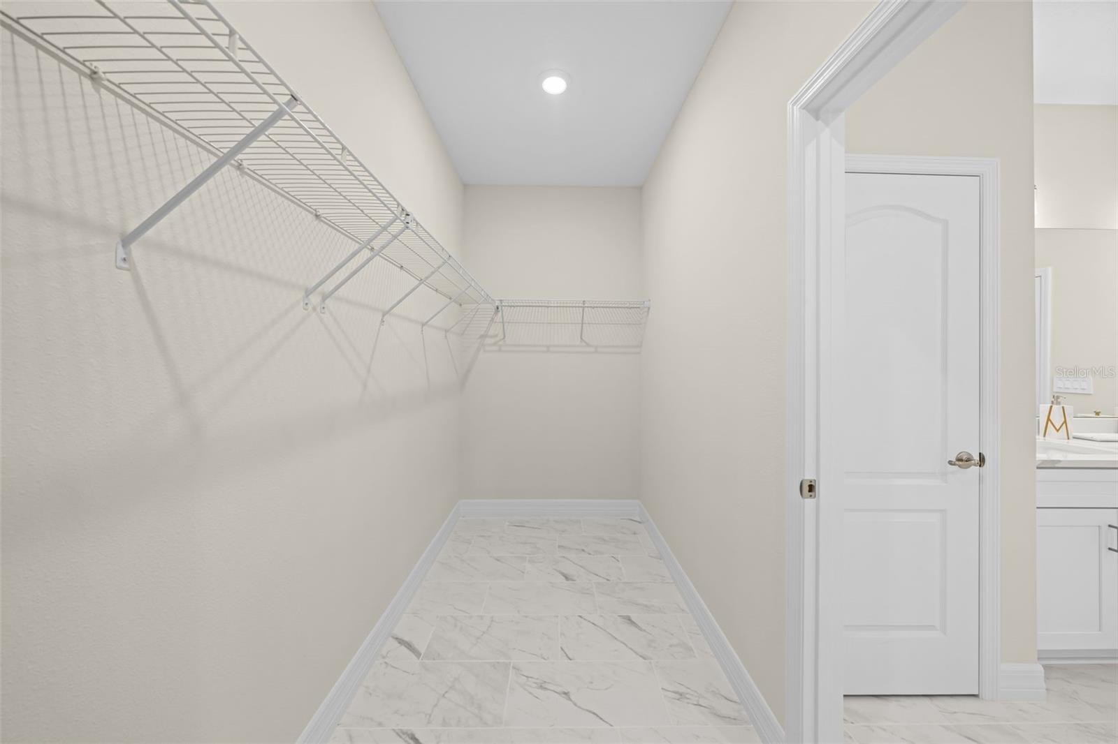 O6435013 Property Photo 16