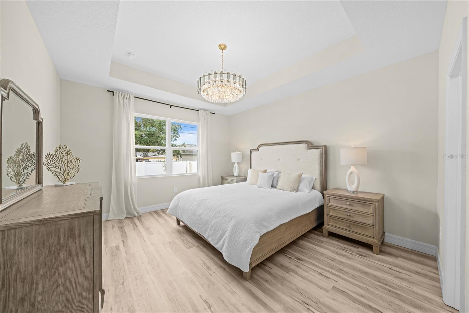 O6435013 Property Photo 20