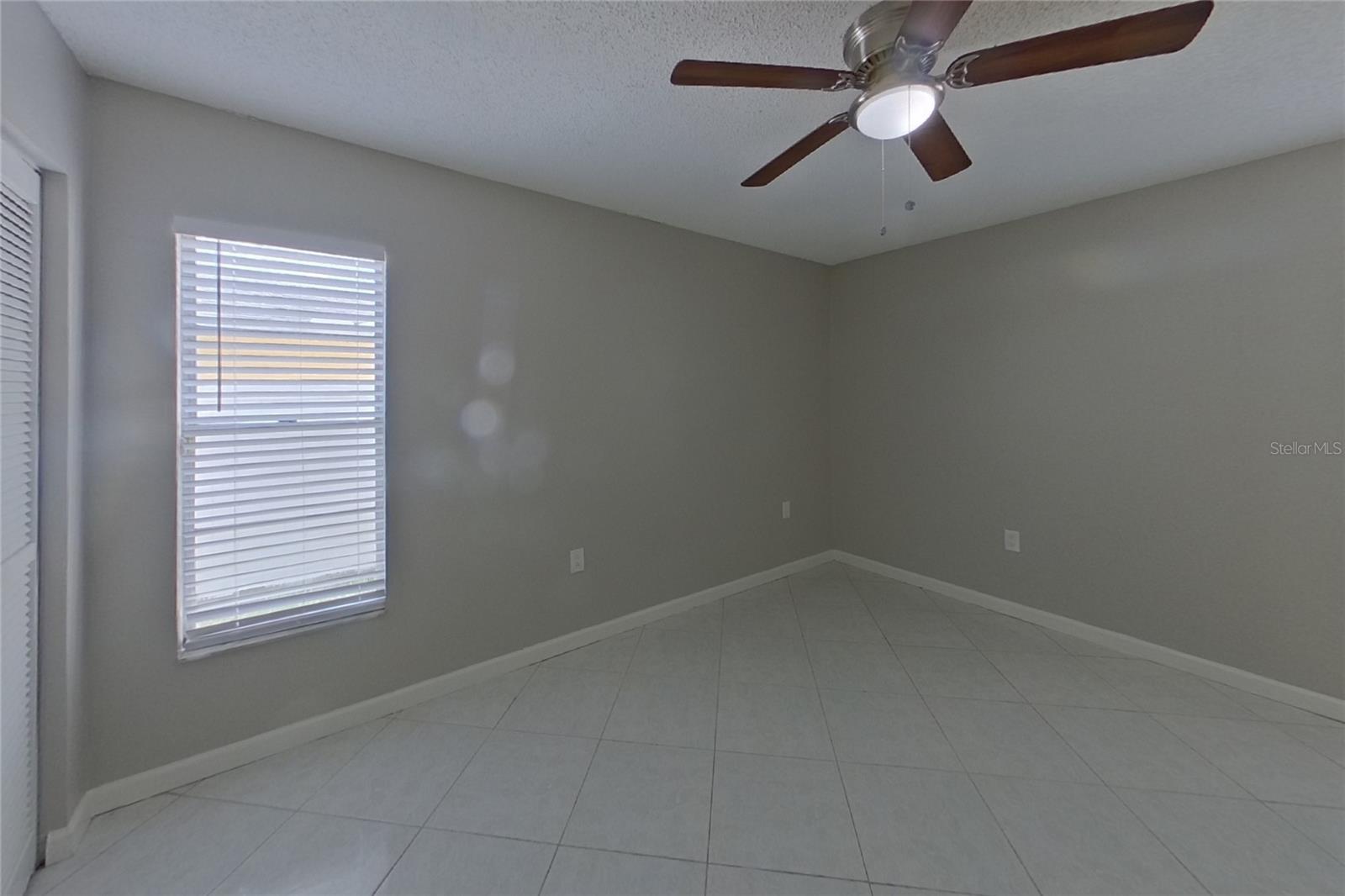 O6435018 Property Photo 6