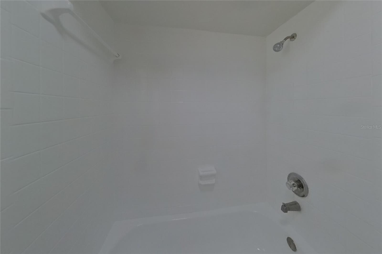 O6435018 Property Photo 9
